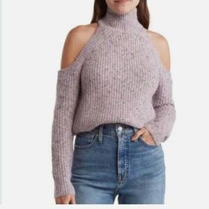ASTR the Label Tori mock cold‎ shoulder sweater medium lavender